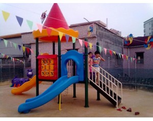 plastic outdoor play structures