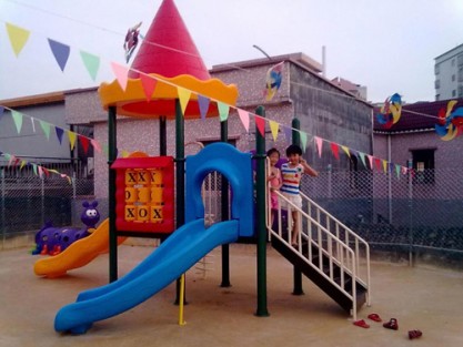 plastic outdoor play structures